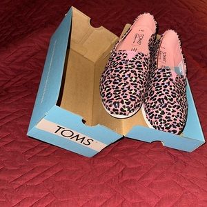 Tom’s canvas shoes- Blush/light pink Animal print.